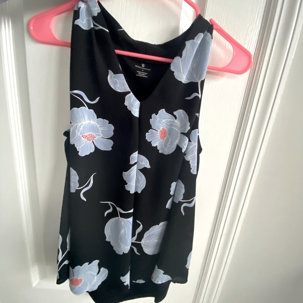 NWOT Floral Flowy Tank